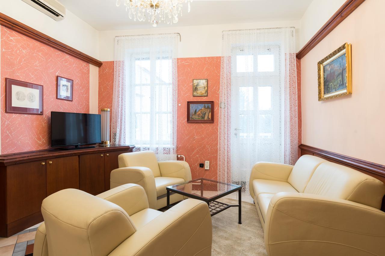 Pension Ibérica Brno Bagian luar foto